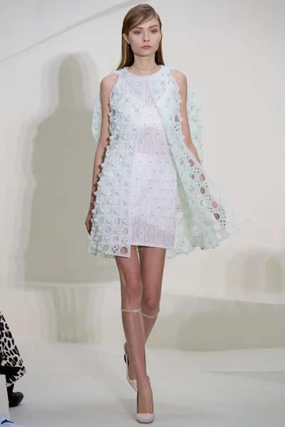 Look 3